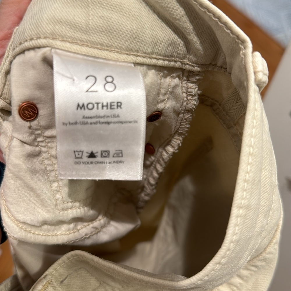 Light tan Mother jeans w/frayed bottom - Picture 2 of 7